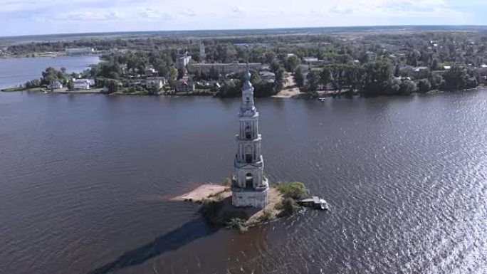 著名的洪水泛滥的belfry Kalyazin俄罗斯鸟瞰图