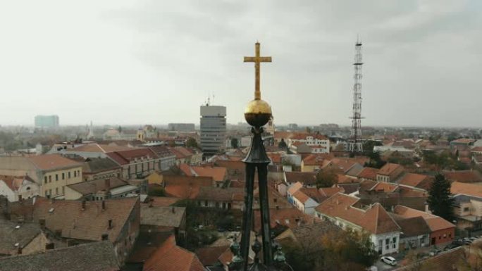空中城市与教堂，上面的无人机视图