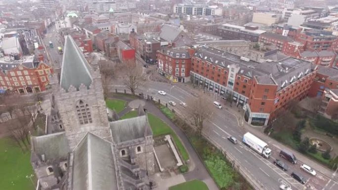 基督教堂的空中无人机拍摄始于爱尔兰都柏林的城市景观
