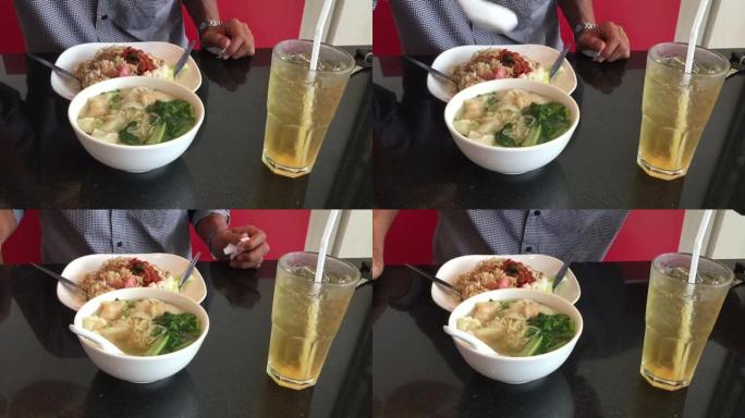 虾饺馄饨汤面汤