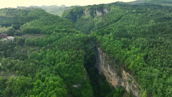 六盘水市钟山区金盆天生桥航拍