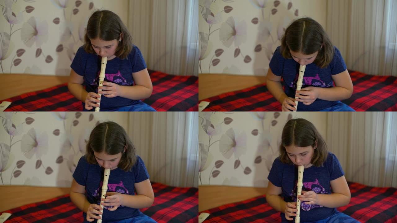 女孩在家练习长笛
