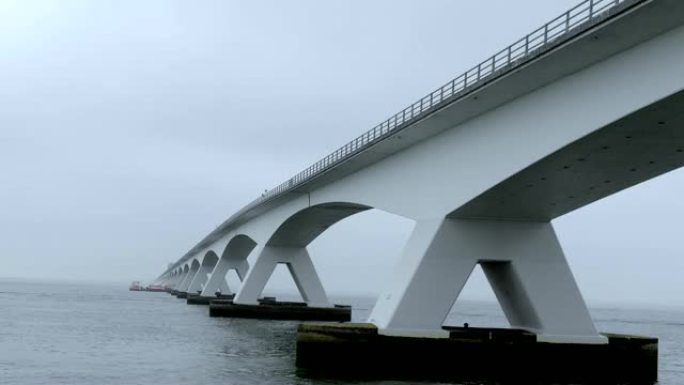 Zeelandbrug桥的时间流逝是荷兰最长的桥梁