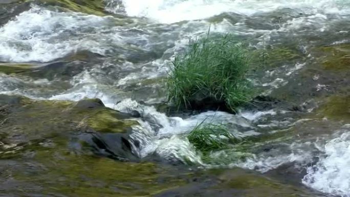 流动的河流，自然照片。