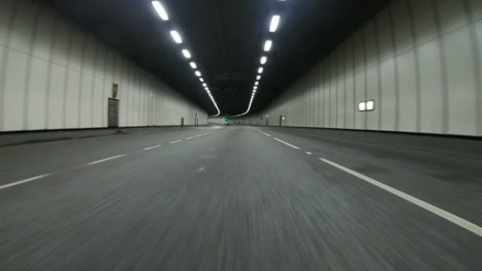 开车穿过伦敦莱姆豪斯隧道