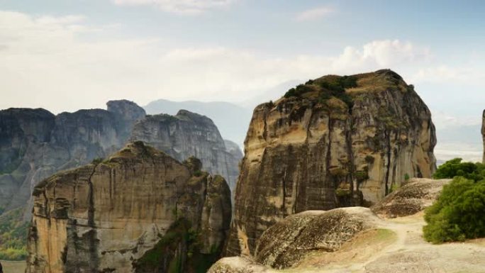 希腊迈泰奥拉的悬崖岩石地层