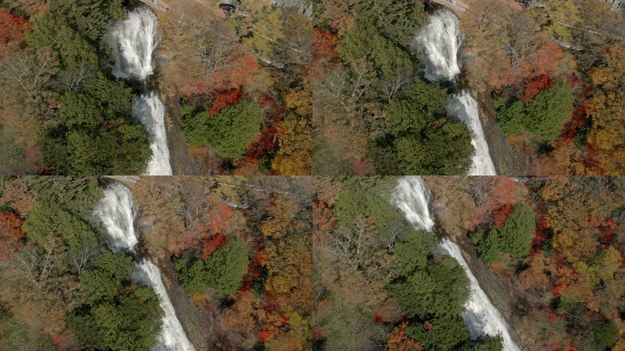 日本to木日光的Yudaki瀑布和秋叶的鸟瞰图