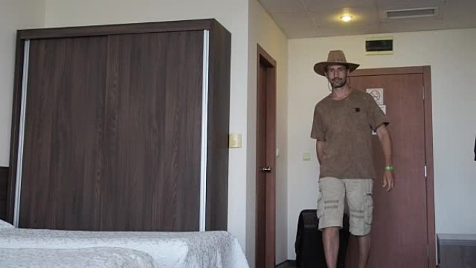 酒店的牛仔。
