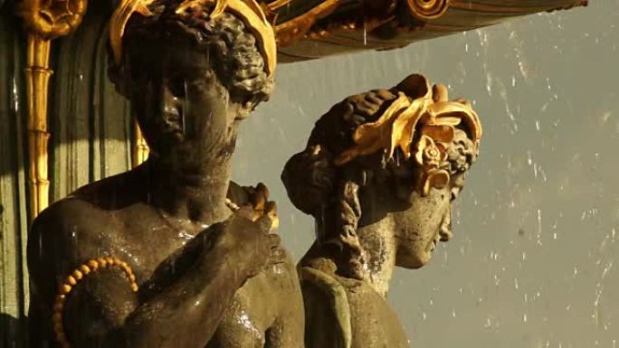 法国巴黎协和广场的金色喷泉