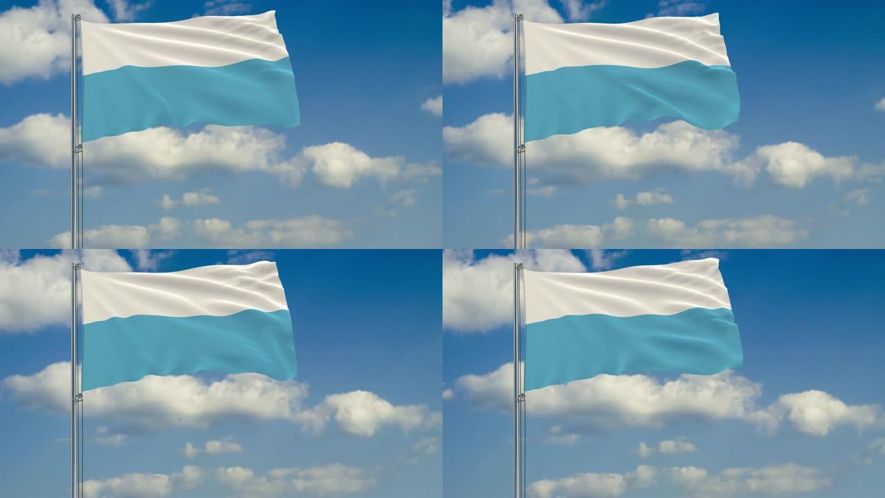 蓝色天空中飘浮的云朵映衬着圣马力诺的旗帜