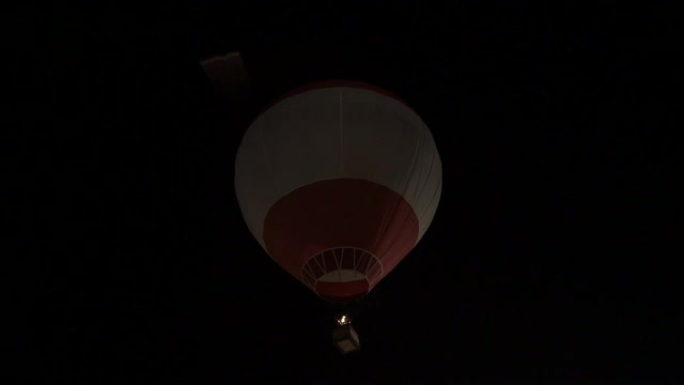 夜间热气球