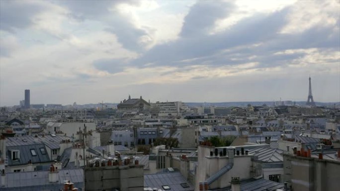 带有埃菲尔铁塔的巴黎屋顶