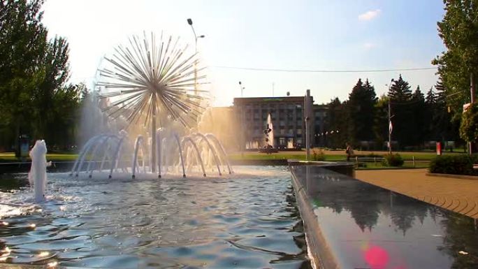 乌克兰顿涅茨克政府大楼的喷泉