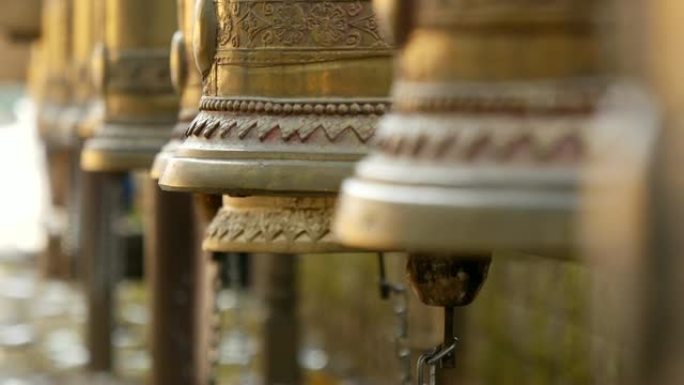 Asie泰国Sisaket phriputtana寺的金钟