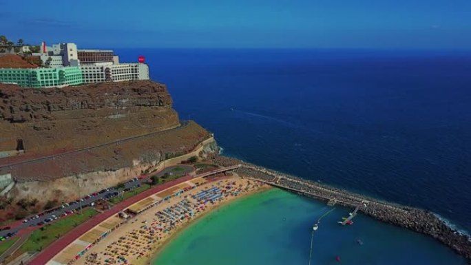 美丽的阿马多雷斯湾鸟瞰图