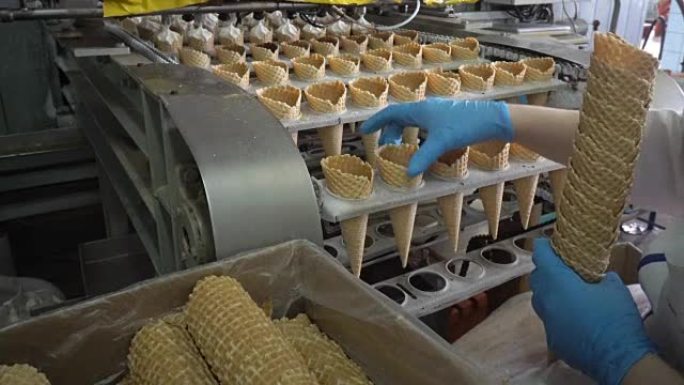 用于生产冰淇淋的输送机自动线
