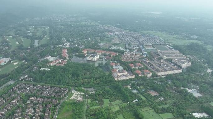 四川外国语大学成都学院航拍学校阴天下雨天