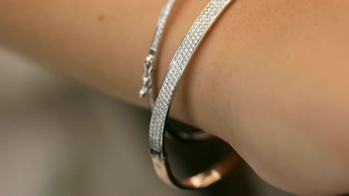钻石手镯女性珠宝礼品