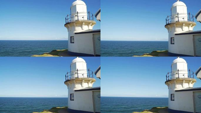 澳大利亚新南威尔士州麦格理港海面上的白色灯塔