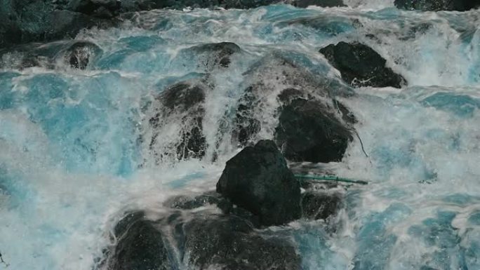 慢动作汹涌河流流动无缝环路