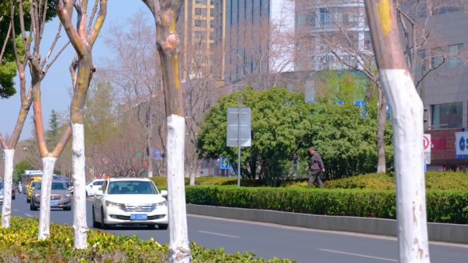 南京城市马路汽车车辆车流视频素材4