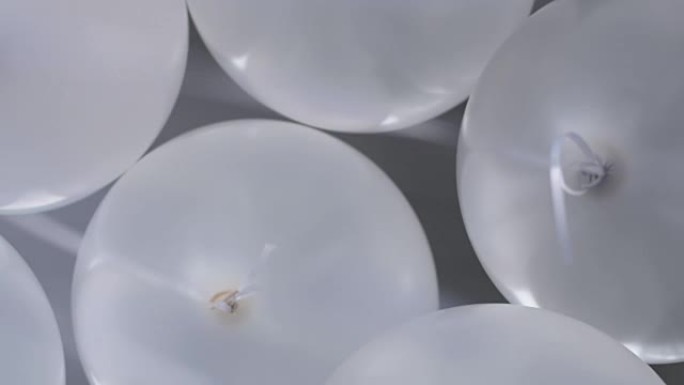 白色气球移动，蚂蚁视线拍摄