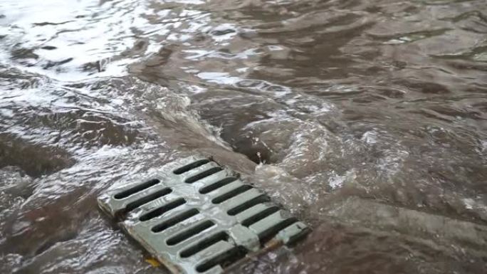 大雨后下水道堵塞大雨后下水道堵塞