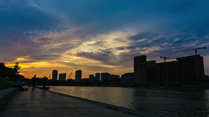 叶卡捷琳堡市池塘日落时间流逝4K