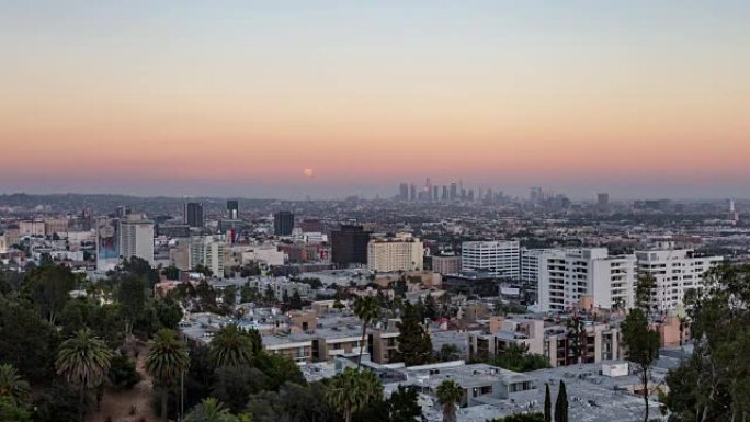 满月升起在洛杉矶市中心日日夜夜日落时间宽