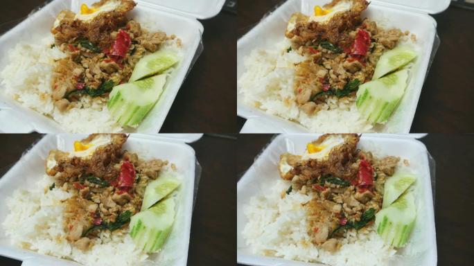 泰国辛辣食物罗勒鸡肉炒饭食谱