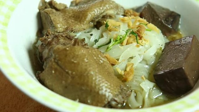 鸭面汤，泰国菜