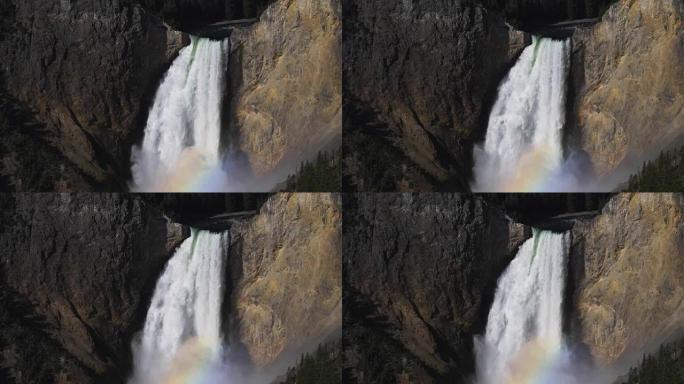 黄石公园下瀑布及其彩虹的慢动作特写