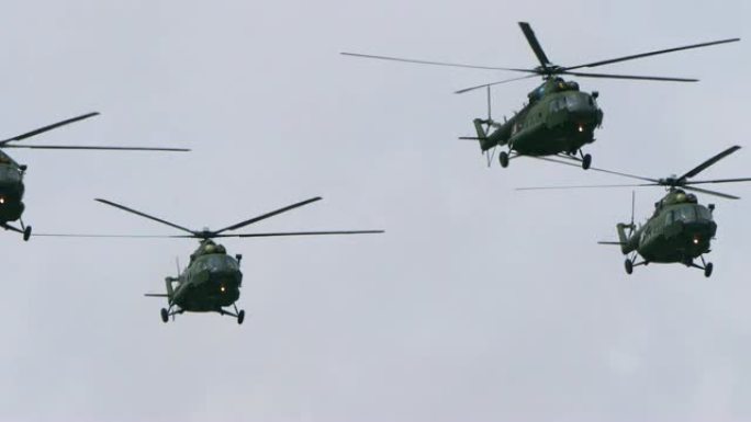 MI8直升机以4k慢动作60fps在天空飞行