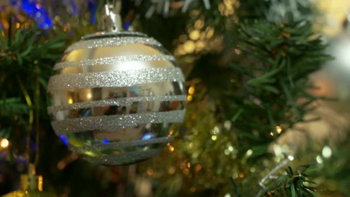 圣诞树，挂饰倾斜镜头。4K.超高清