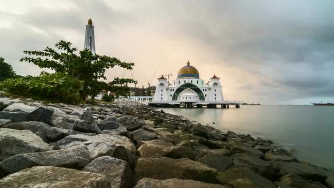 马六甲海峡漂浮清真寺美丽的日出
