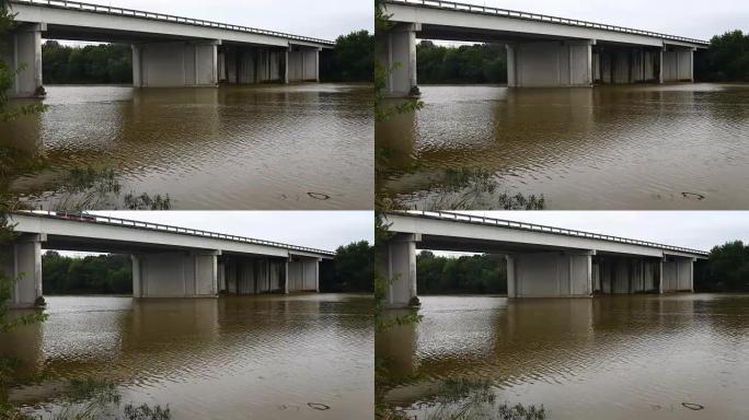 Pedernales河洪水2018年10月20日