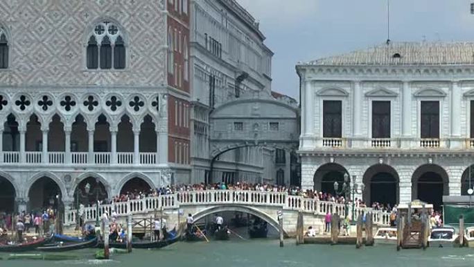 一艘船的威尼斯城