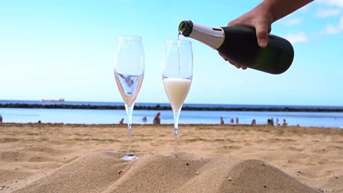 海滩上的香槟