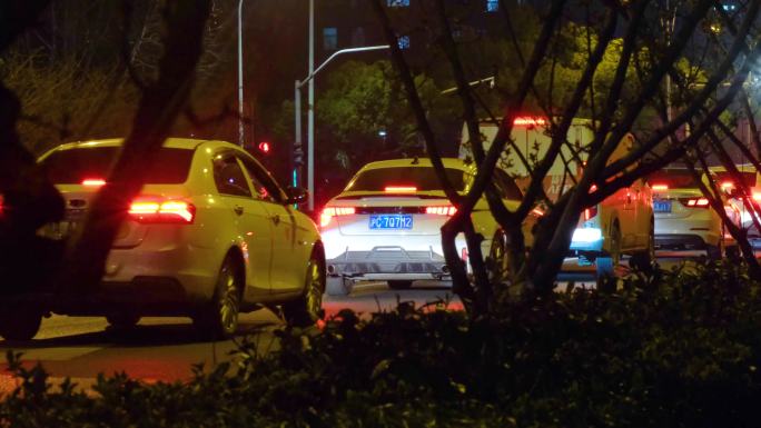 夜晚城市马路汽车车辆车流夜景视频素材9