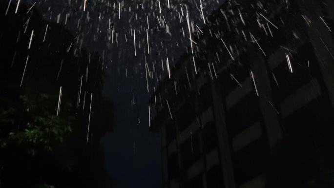 唯美下雨 雨天实拍 雨滴淅淅沥沥