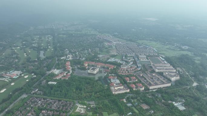 四川外国语大学成都学院航拍学校阴天下雨天