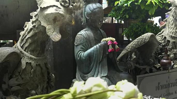 曼谷phra kaew的女神kun iam雕像