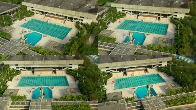 空中镜头奥林匹克大小的游泳池