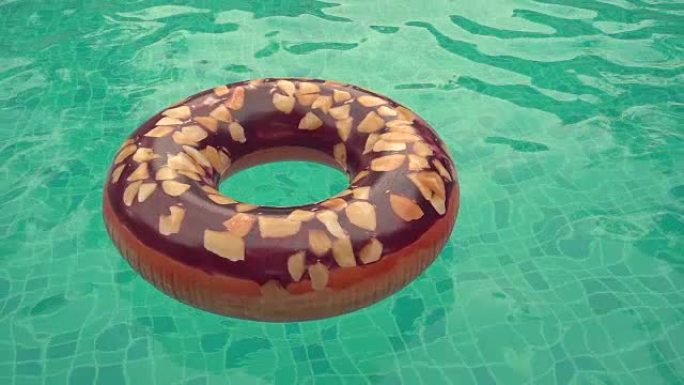 游泳池里的甜甜圈橡胶圈。