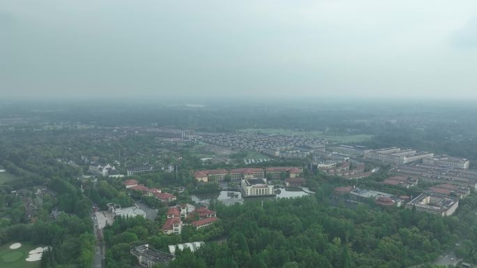 四川外国语大学成都学院航拍学校阴天下雨天