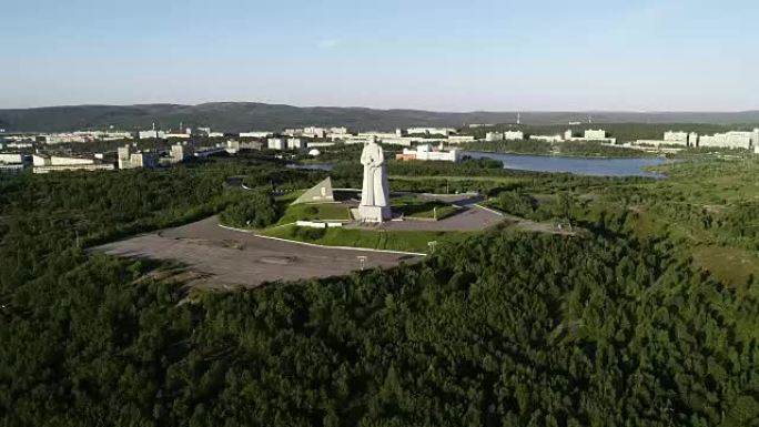 纪念1941-1945伟大卫国战争期间苏联北极的捍卫者，即所谓的 “阿廖沙”，摩尔曼斯克，俄罗斯联邦