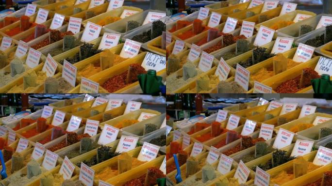 街头市场上展示了五颜六色的东方香料和调味品