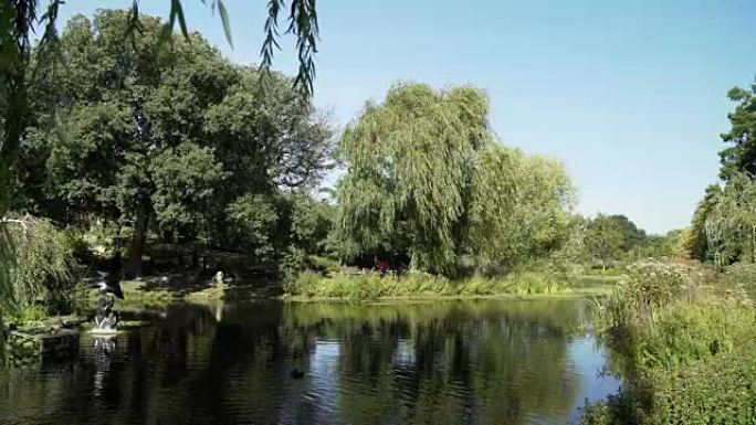 伦敦摄政公园玛丽皇后花园部分的湖