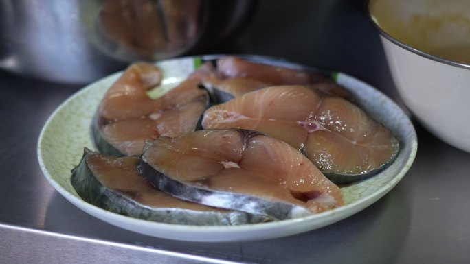 妈妈做饭 包饺子 鲅鱼饺子 农妇做饭