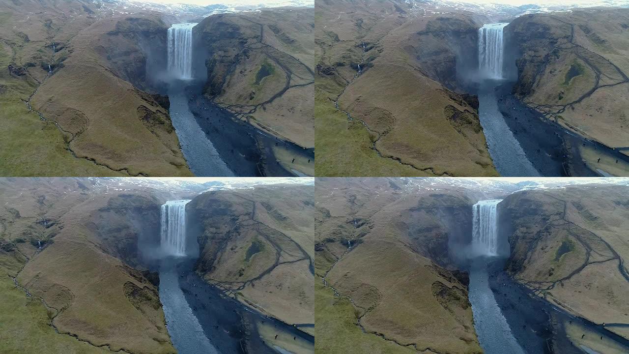 无人机在冰岛著名的斯科加瀑布上空进行空中飞行。